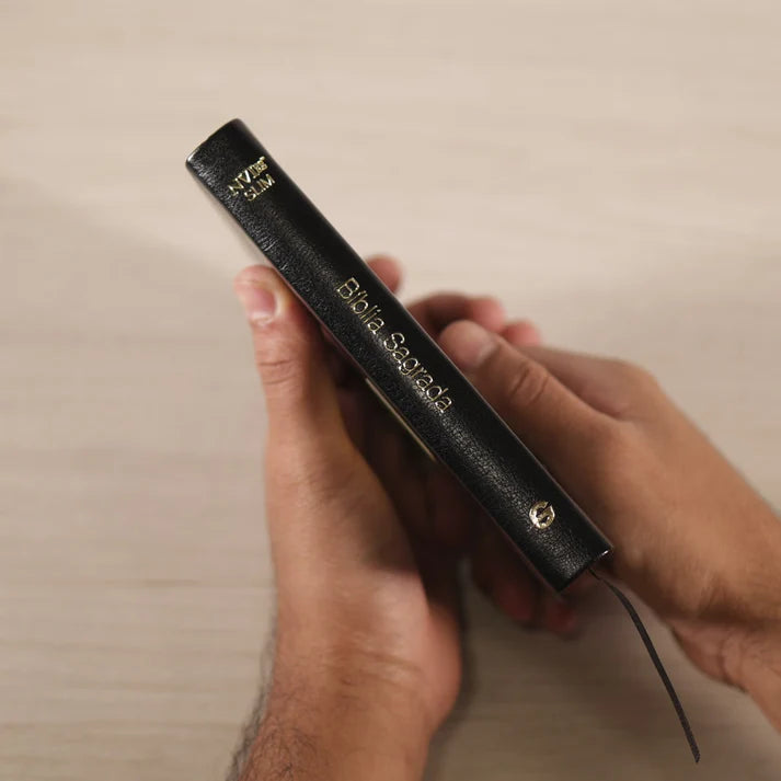 Bíblia Slim Compacta NVI - Capa Preta