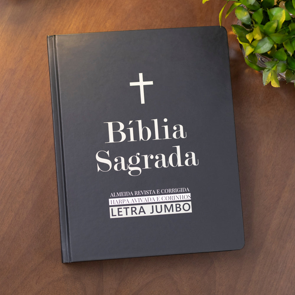 Bíblia ARC letra jumbo fechada em ângulo, capa dura preta com cruz prateada
