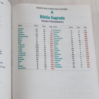 Bíblia Sagrada ARC Letra Jumbo com Harpa Avivada e Corinhos – Capa Dura Preta com Flores