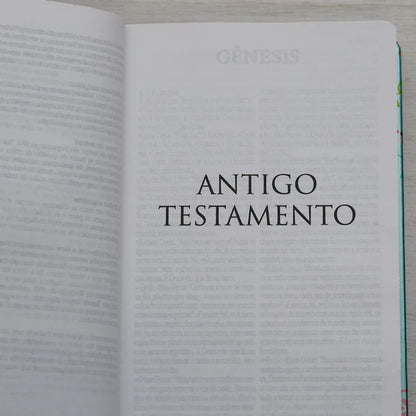 Bíblia Um Tempo Especial com Deus NVI | Letra Grande | Capa Dura Pássaros