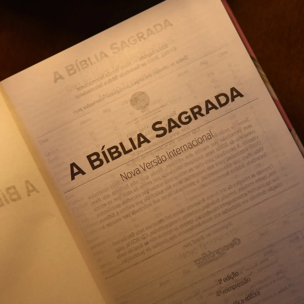 Bíblia Sagrada NVI Lírios | Letra Maior | Capa Dura Rosa